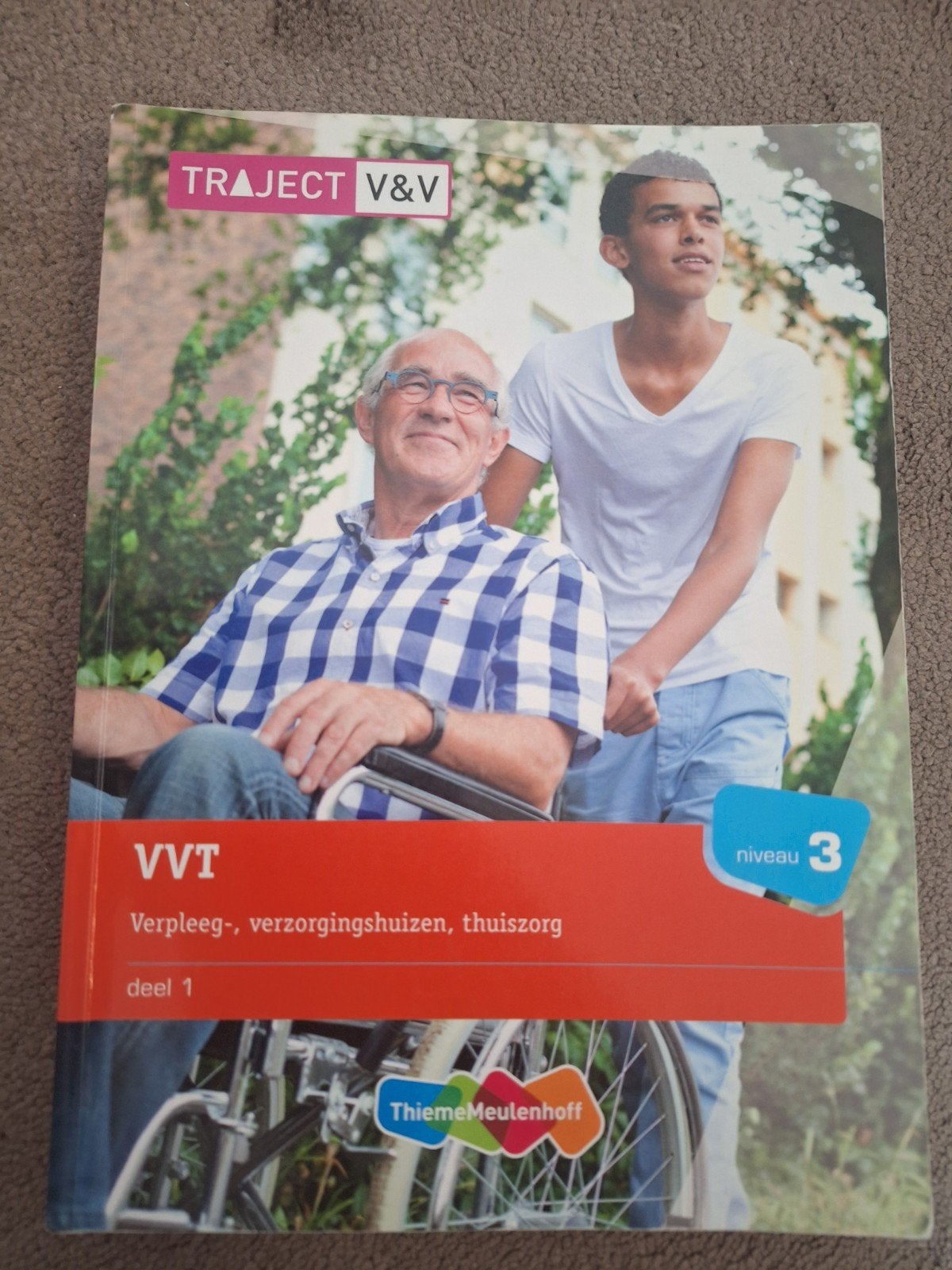 TRAJECT V&V VVT deel 1 - Verpleeg-, verzorgingshuizen, Ophalen of Verzenden, Gelezen, MBO, Onbekend