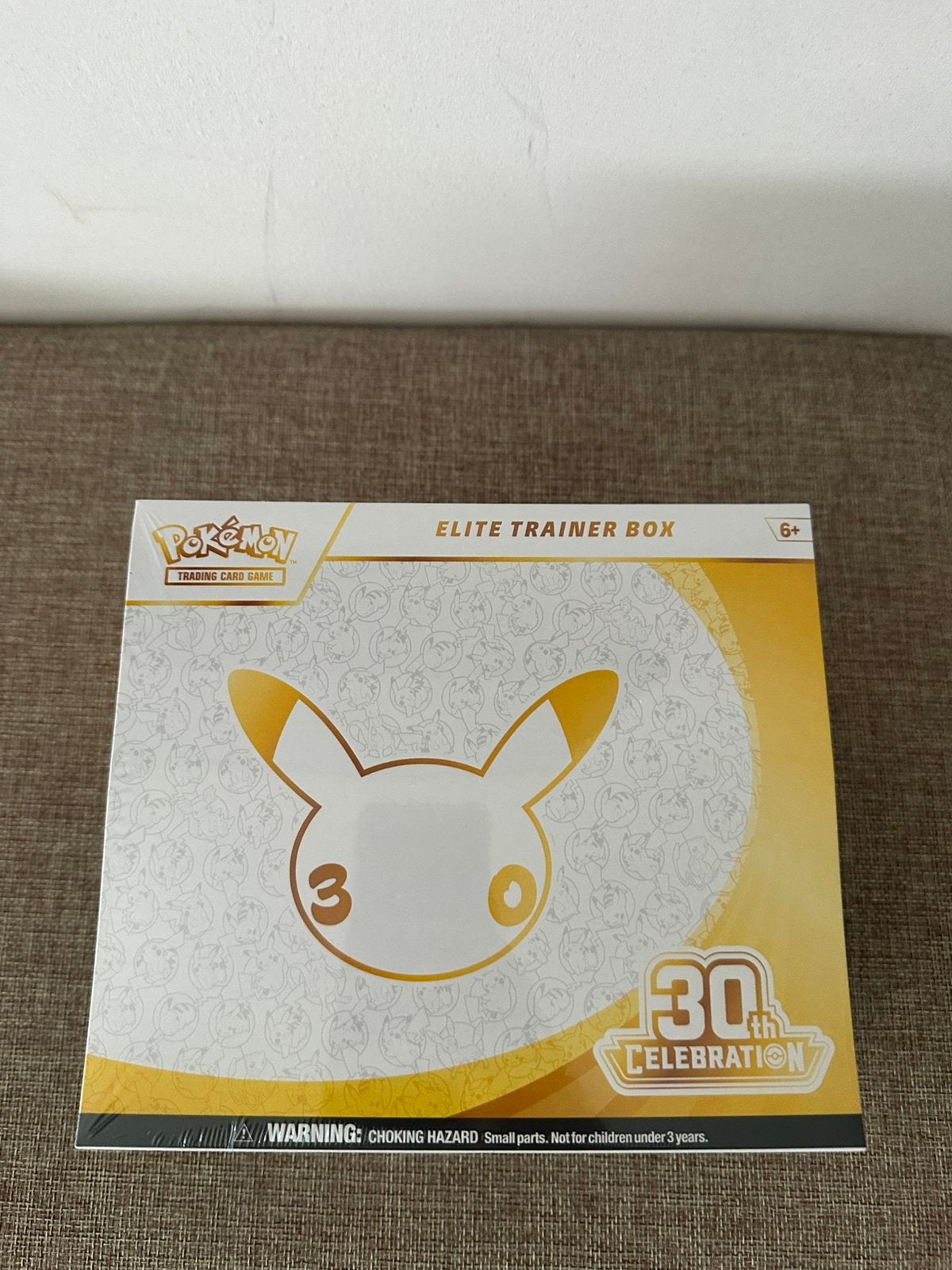 Pokémon 30th Celebration Elite Trainer Box, Ophalen of Verzenden, Nieuw, Overige typen