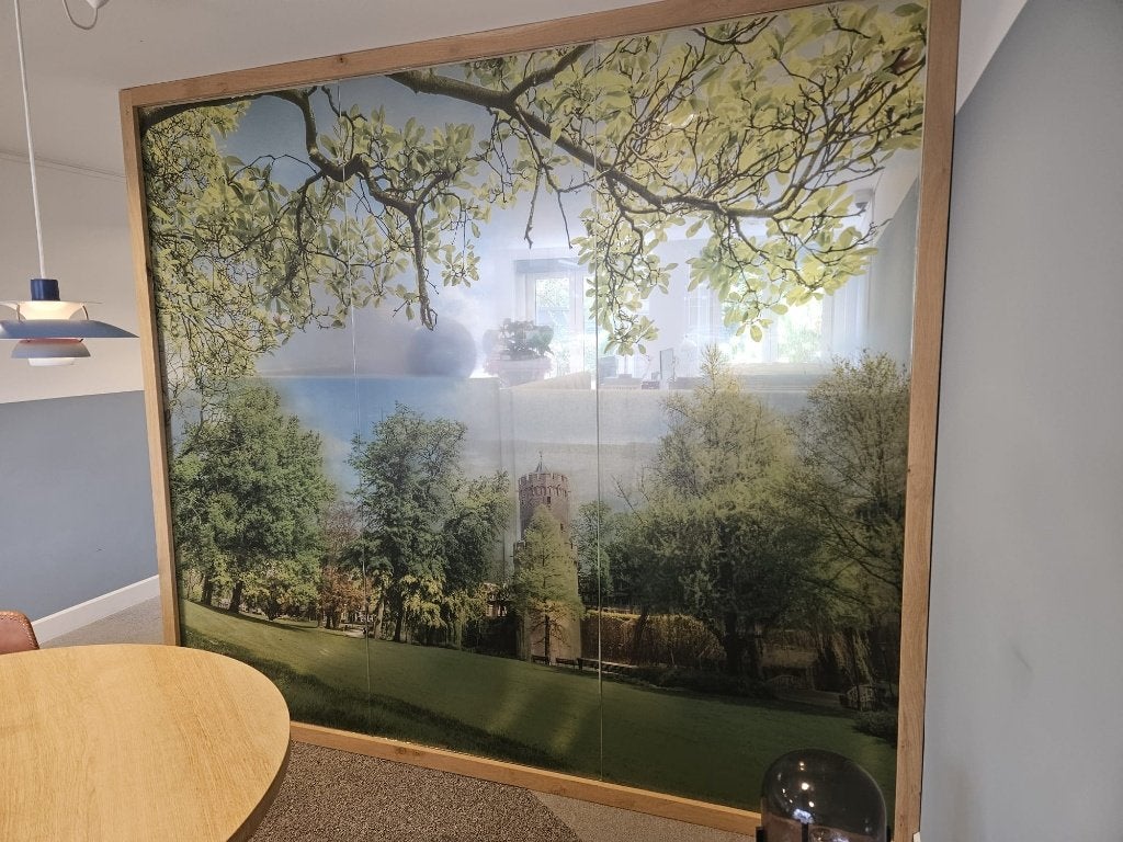Glazen tussenwand Kruittoren in Nijmegen erop, Ophalen, Zo goed als nieuw