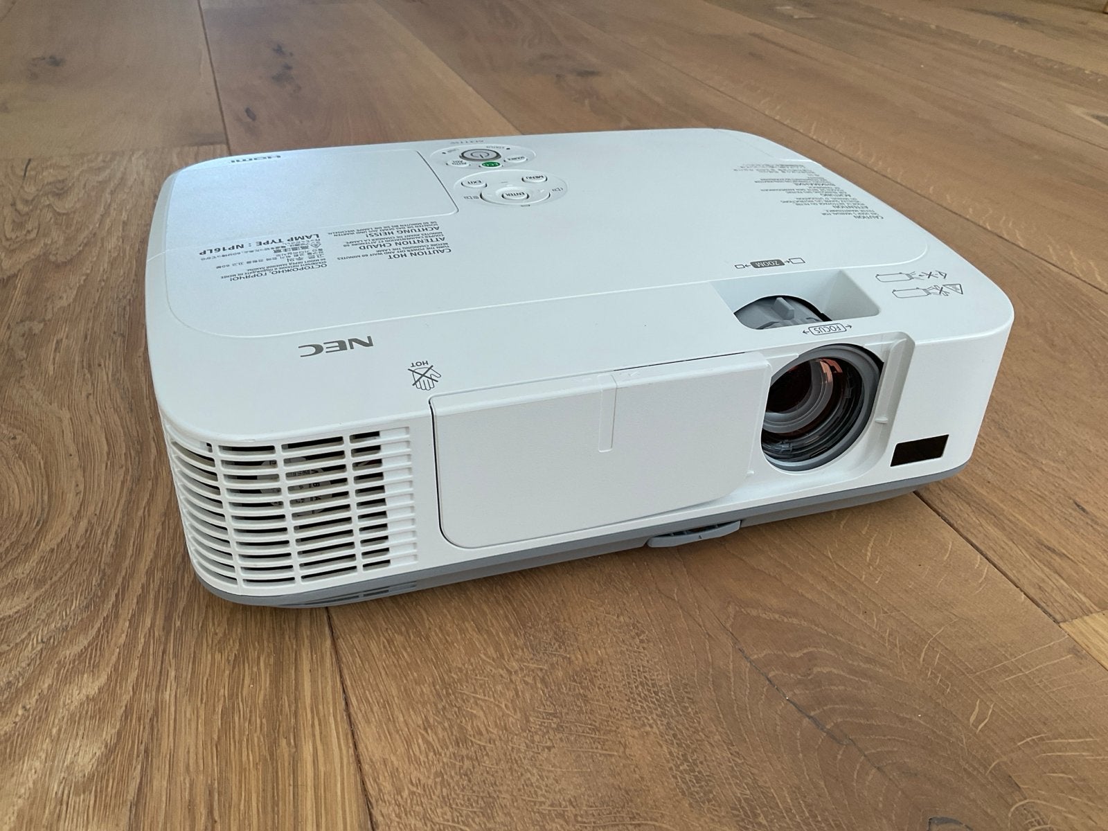 WK Kijken? leuker met een Beamer!, Gebruikt, HD (720), DLP, NEC