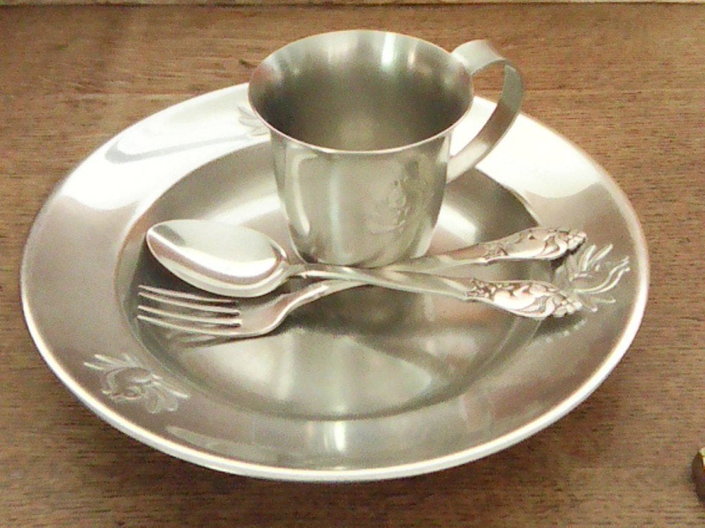 Zilmeta kinderbestek, bordje en beker. Eekhoorn. Jaren 60-70, Ophalen of Verzenden