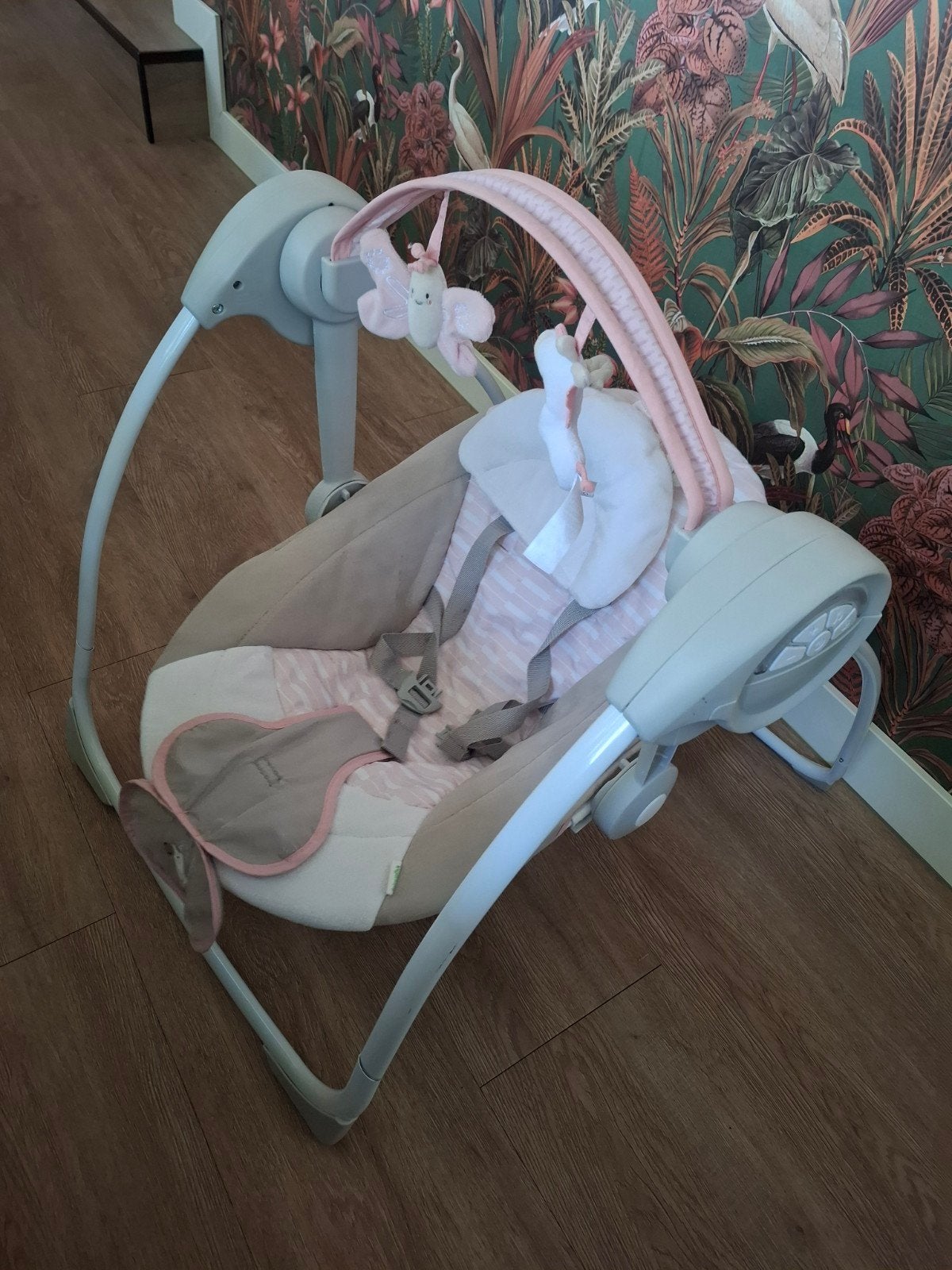 Elektrische baby schommelstoel met muziek en white noise, Kinderen en Baby's, Schommelstoel, Met gordel(s) of riempje(s), Zo goed als nieuw