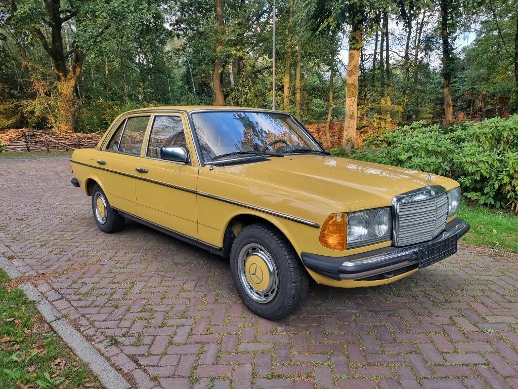 Mercedes 200d W123 Stuurbekrachtiging 1983 Oldtimer, Auto's, Stof, Bruin, Particulier, Sedan