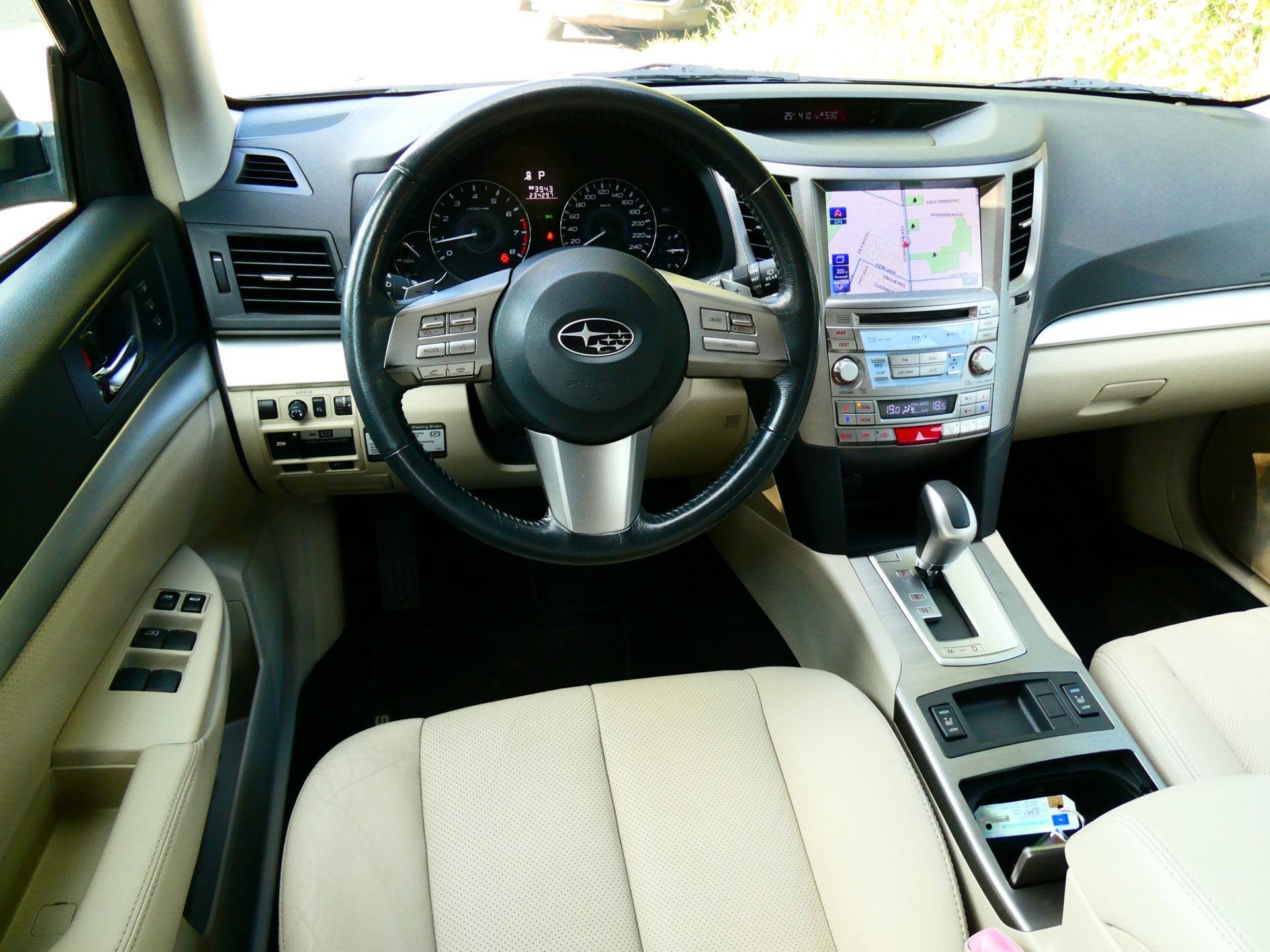 Subaru Outback 2.5i 167pk Automaat 4WD Clima Leder Schuifdak, Auto's, Automaat, Euro 5, Beige, 4 cilinders