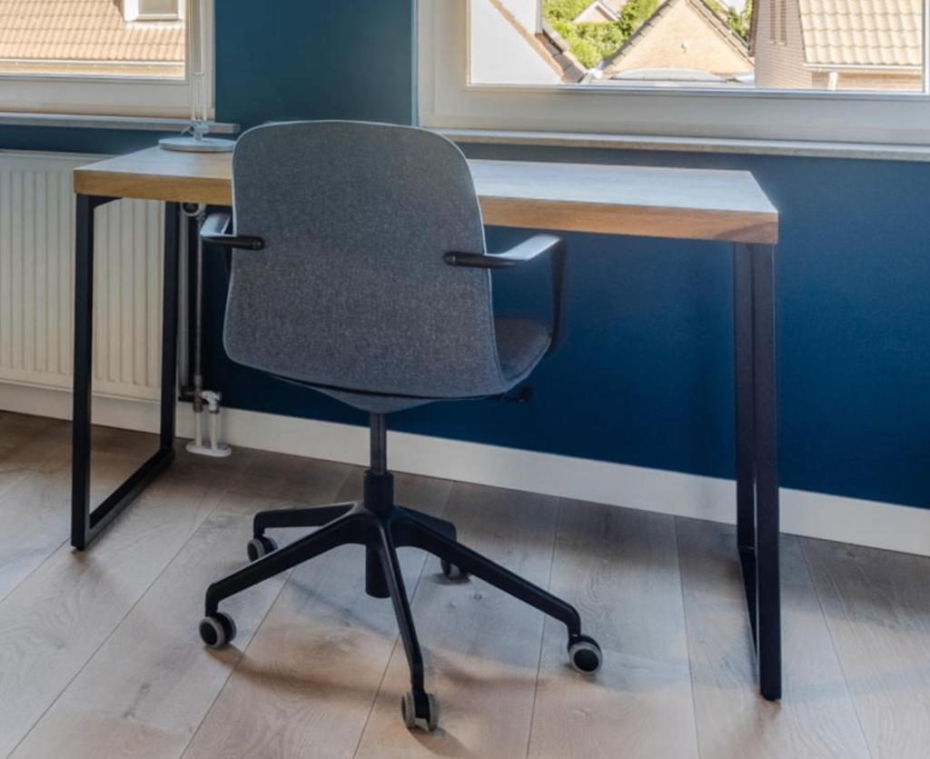 Burotafel voor slechts 75 euro, Ophalen, 120 cm, Schoolbureau, Bruin
