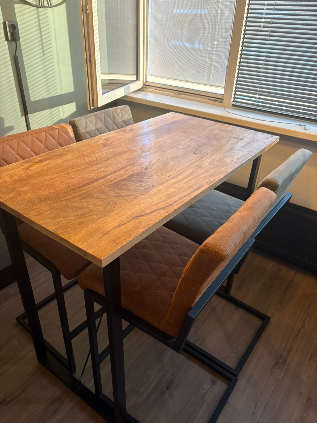 Tafel met barstoelen Bronx71, Ophalen, Zo goed als nieuw