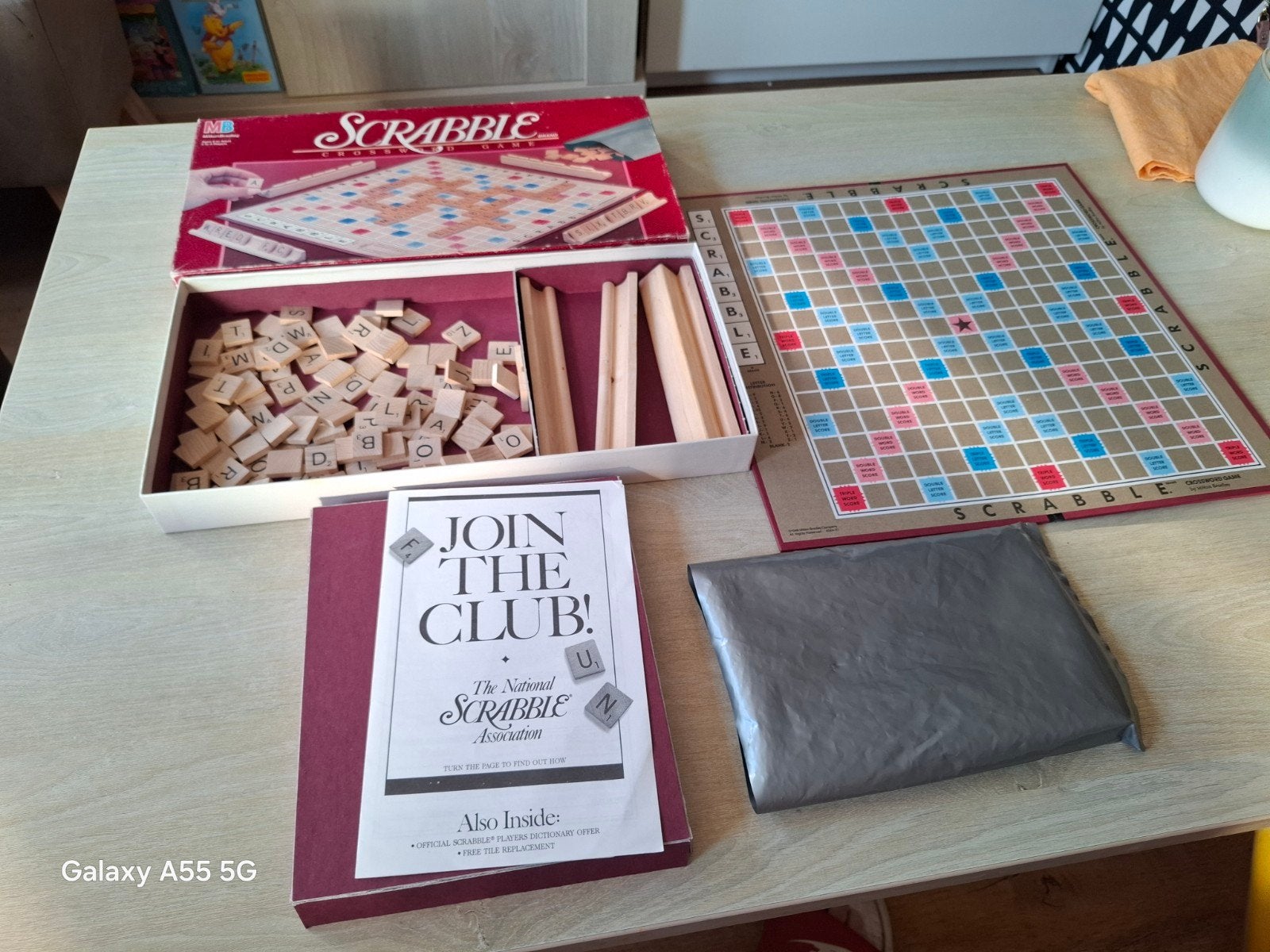 Scrabble Bordspel Engelse versie, Hobby en Vrije tijd, Gezelschapsspellen | Bordspellen, Milton Bradley Company, Gebruikt, Niet gespecificeerd op product