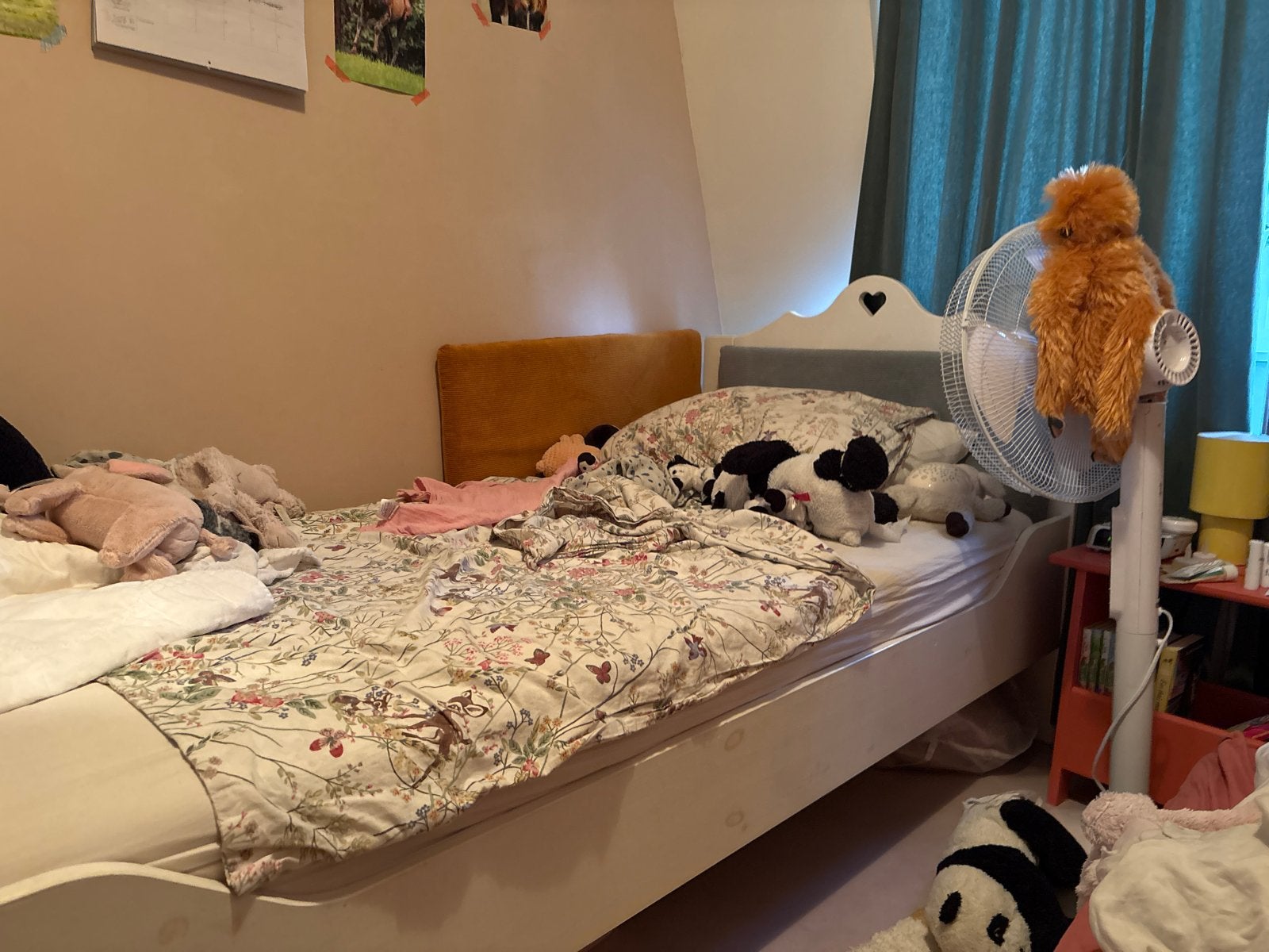 Eenpersoonsbed/ meidenbed met hartje, Huis en Inrichting, Slaapkamer | Bedden, Ophalen, Gebruikt, 90 cm, Eenpersoons