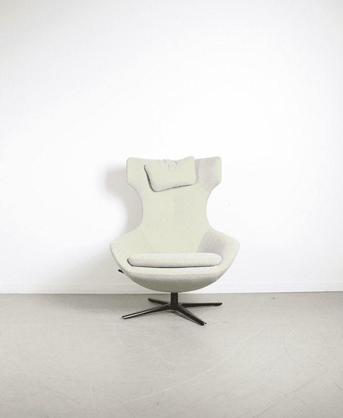Leolux Caruzzo Plus Fauteuil Beige Stof + Hocker, Niet ingevuld, Zo goed als nieuw, Niet ingevuld, Niet ingevuld
