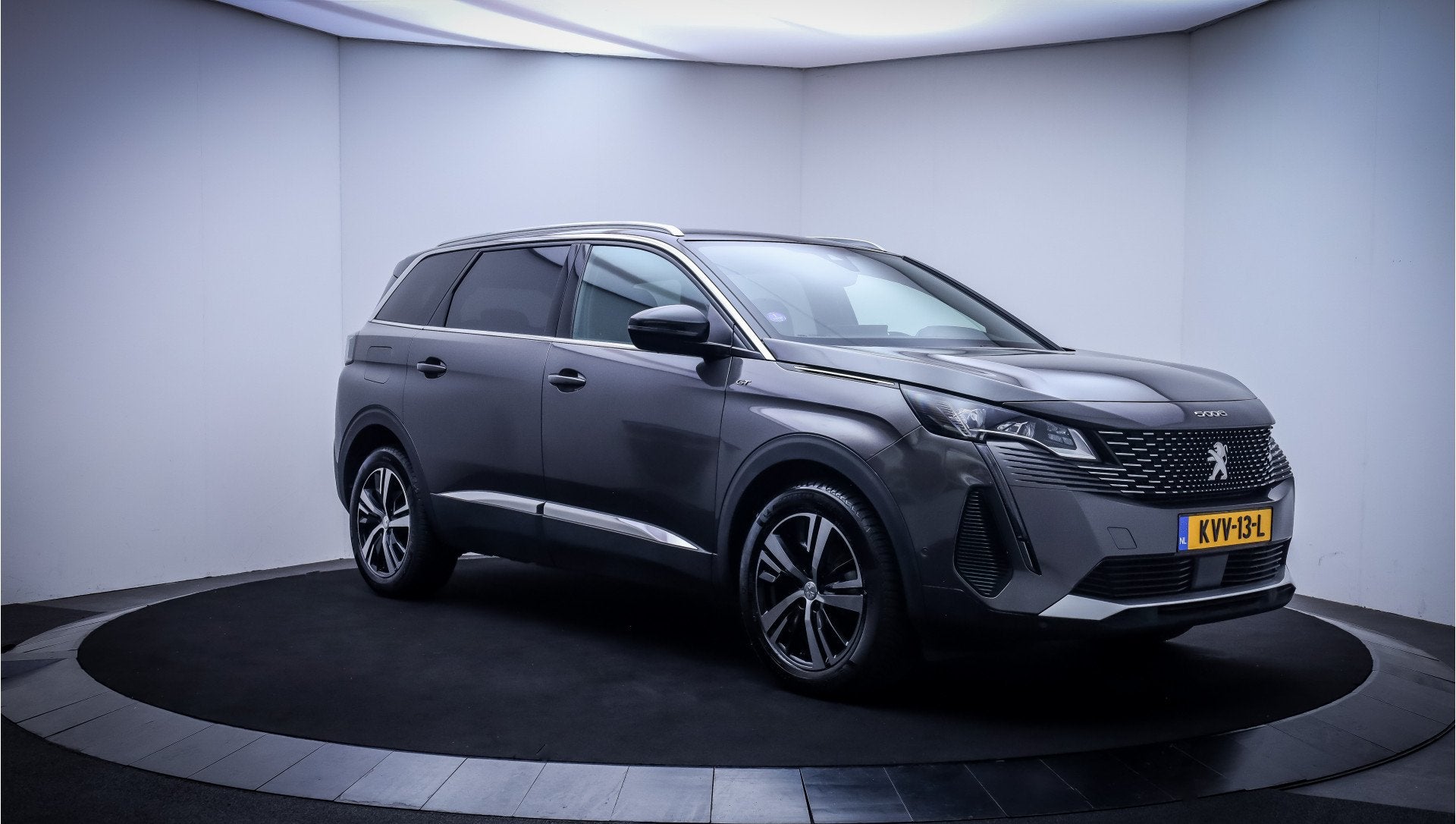 Peugeot 5008 1.2T 7p GT-PACK FULL LED | 360 CAM | ACC | CARP, Dealer onderhouden, Gebruikt, Zwart, 1199 cc
