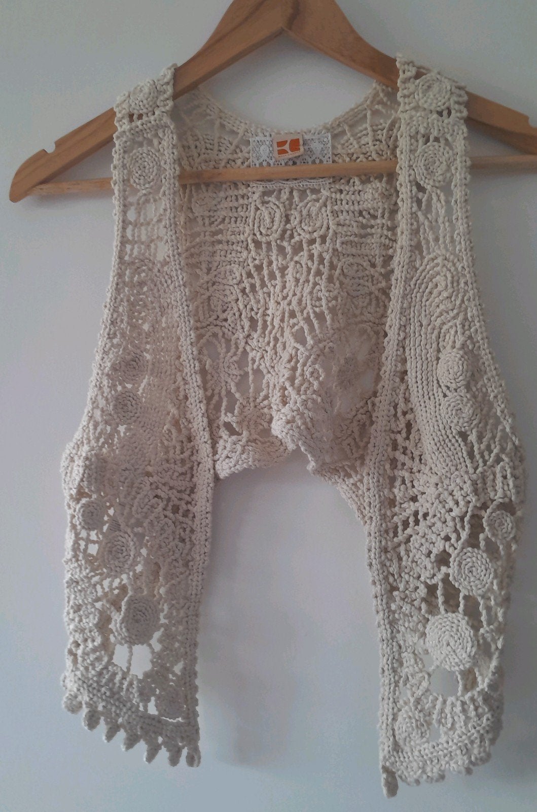 Hugo Boss gehaakte gilet Maat M, Kleding | Dames, Maat 38/40 (M), Beige, Ophalen of Verzenden, Zo goed als nieuw