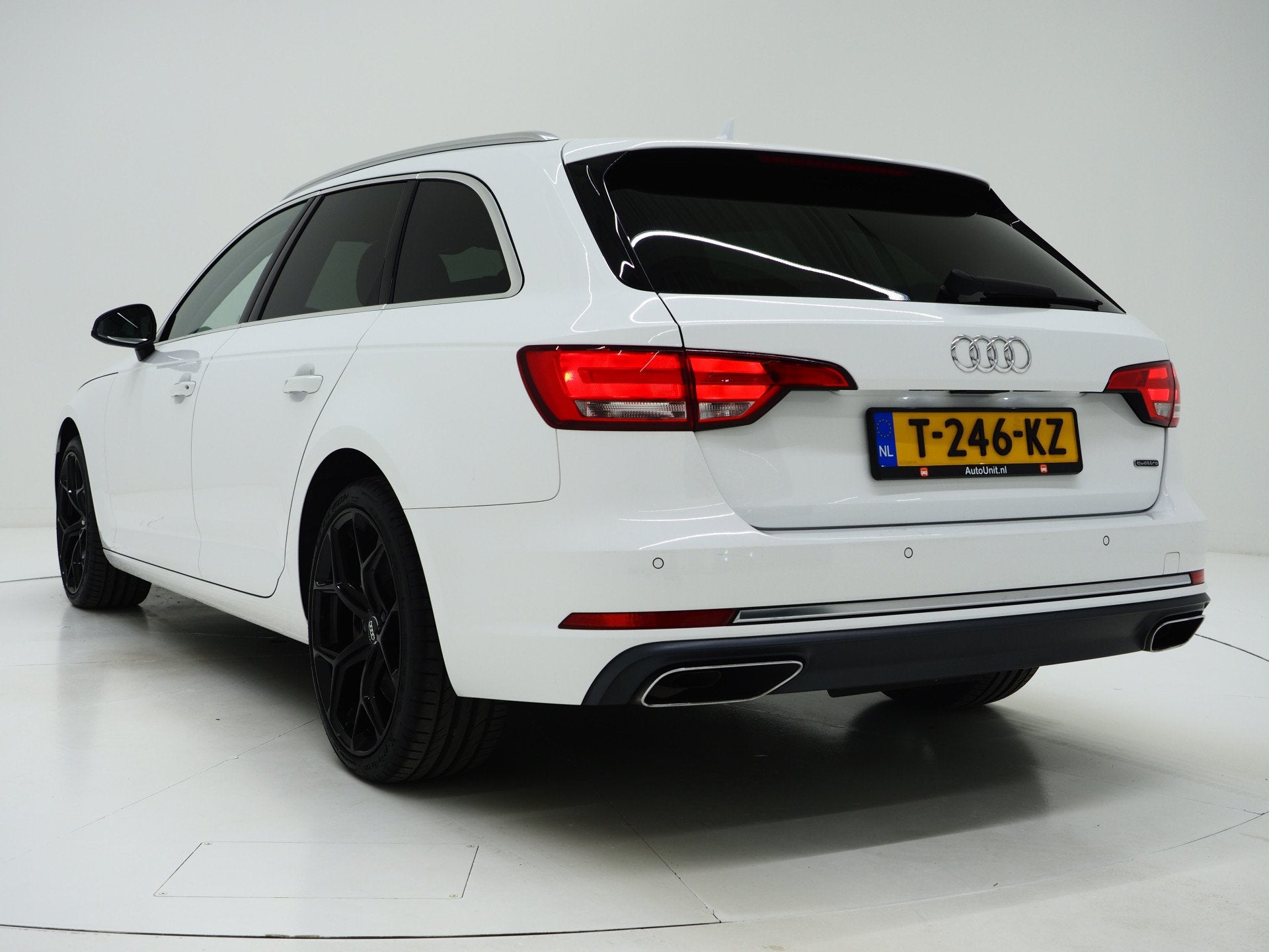 Audi A4 Avant 45 TFSI quattro Hybrid | Sportstoelen | Keyles, Automaat, Dealer onderhouden, Stof, Gebruikt