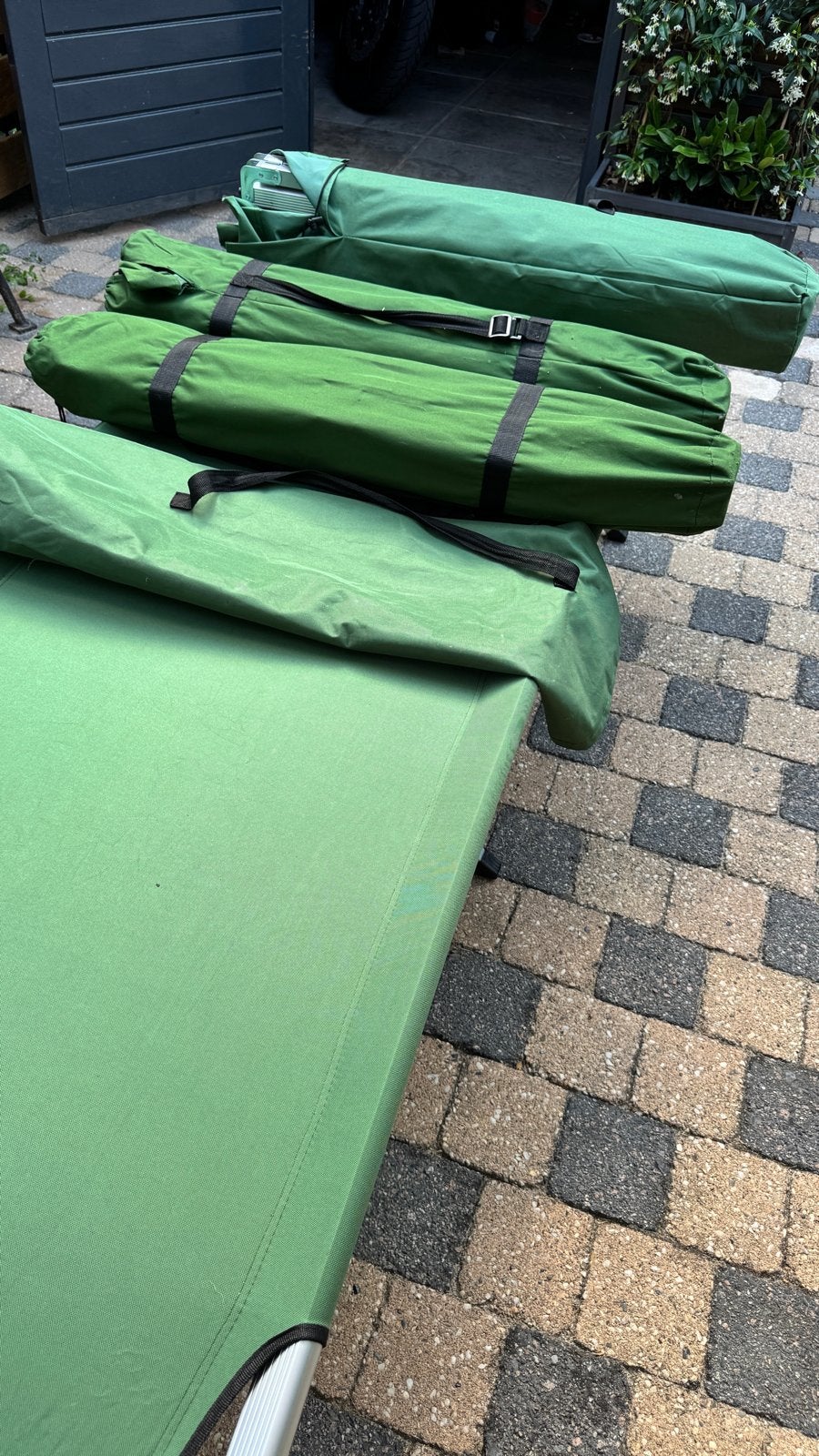 4x Opvouwbare veldbedden - Ideaal voor kamperen of logees, Ophalen, Gebruikt