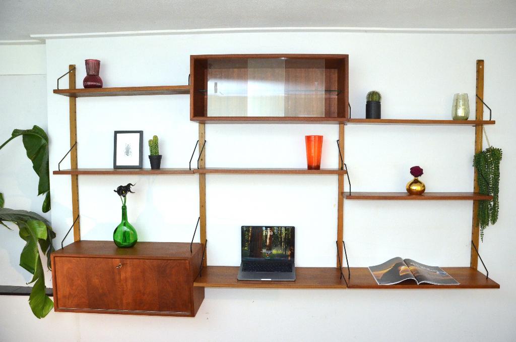 Poul Cadovius vintage wandsysteem Royal System, Ophalen, 100 tot 150 cm, Glas, 25 tot 50 cm