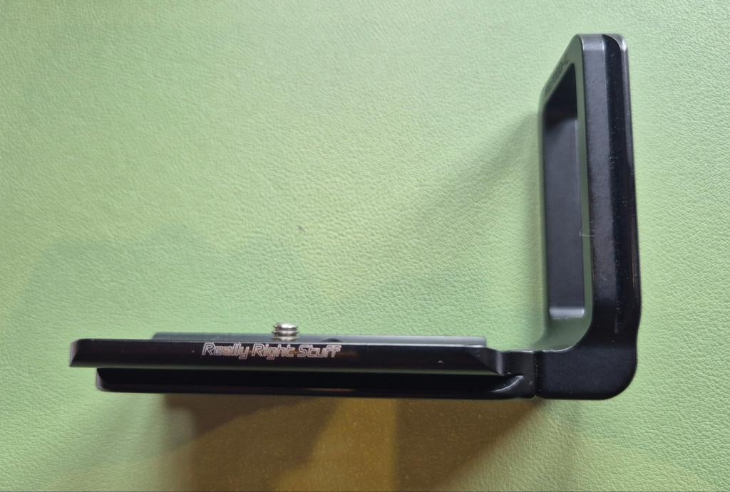 L-Bracket voor Nikon D7200, Ophalen of Verzenden, Zo goed als nieuw, 10 inch, Bescherming voor- en achterkant