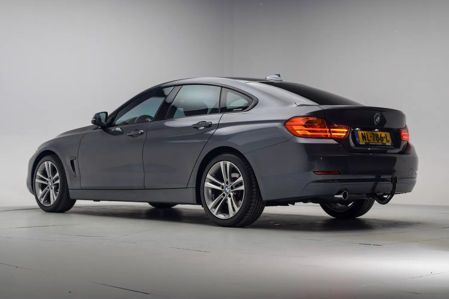 Foto 3 van BMW 4 Serie Gran Coupe 418i High Executive Aut. [ Sportstoel