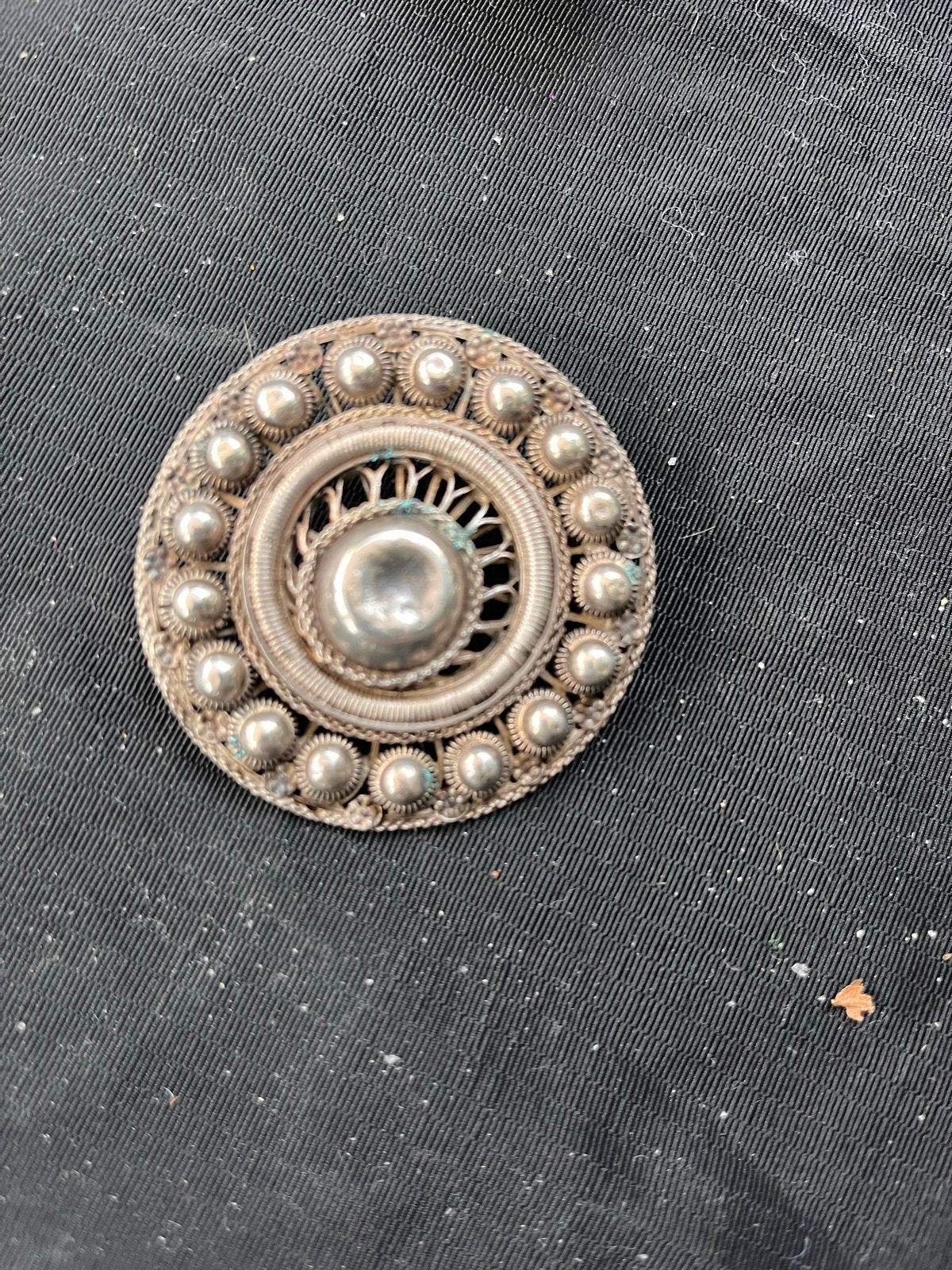 Zilveren Zeeuwse knop broche - Traditioneel sieraad, Ophalen of Verzenden, Gebruikt, 4 tot 7 cm, Zilver