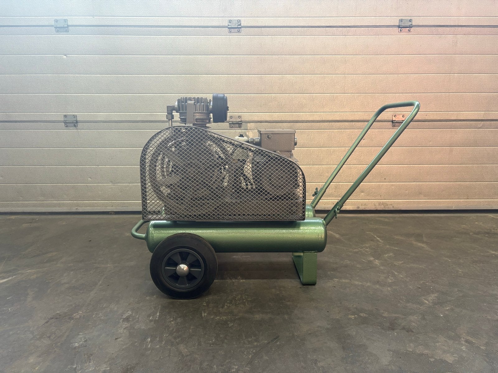 Creemers Compressor 285, Doe-het-zelf en Verbouw, Gebruikt, 6 tot 10 bar, Ophalen of Verzenden, 200 tot 400 liter/min