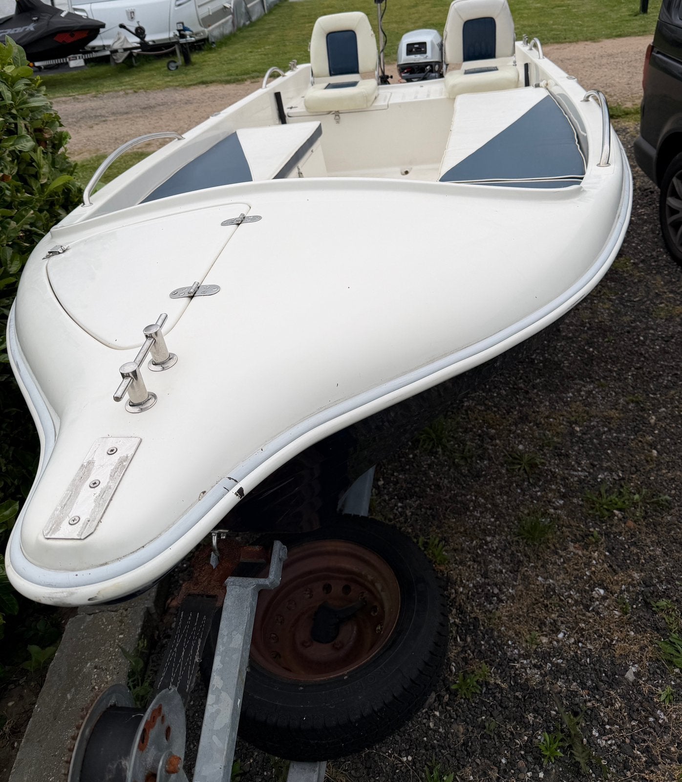 Boot met bekleding Yamaha 9,9 PK e-starter en trailer, Watersport en Boten, Bootonderdelen, Ophalen, Gebruikt, Overige typen, Motorboot