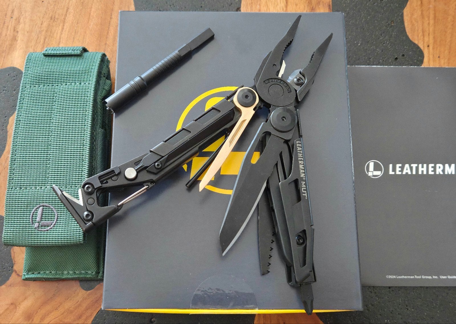 Leatherman MUT multitool / zakmes ..nieuw.., Caravans en Kamperen, Kampeergereedschap, Ophalen of Verzenden, Nieuw