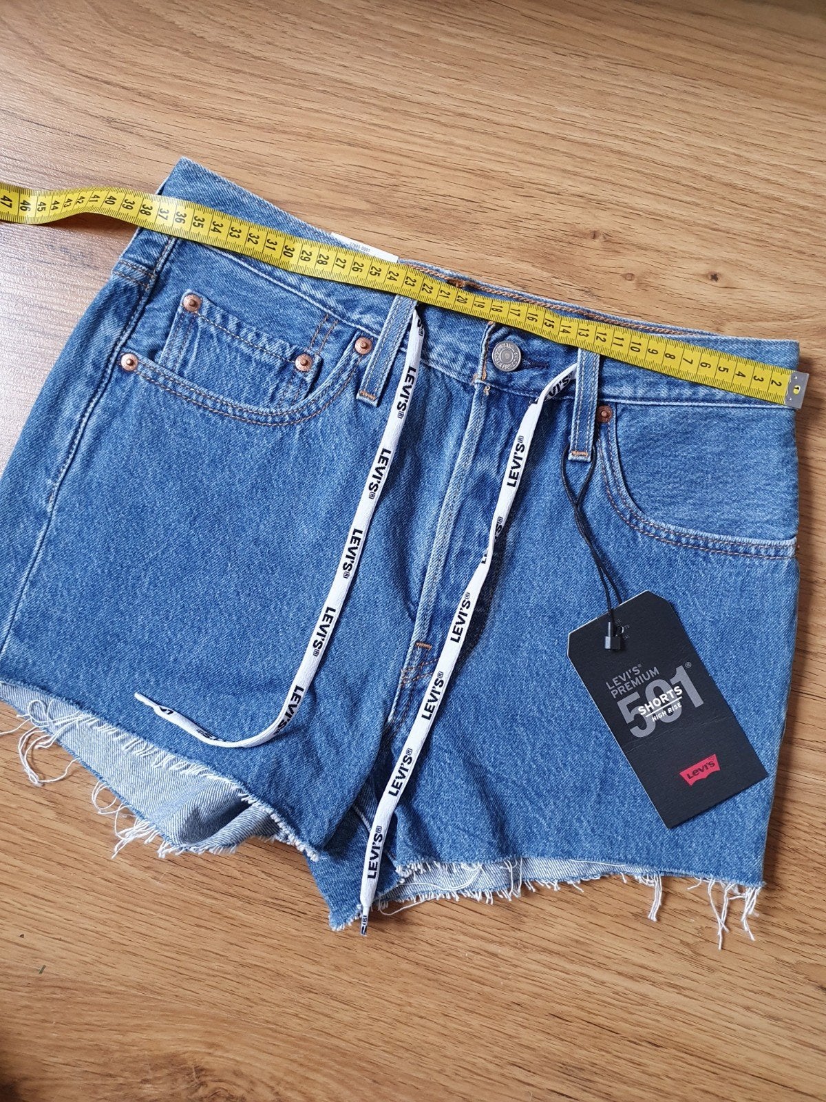 Nieuwe ORIGINELE LEVIS met veter korte jeans spijkerbroek, Ophalen of Verzenden, Nieuw, Blauw, W28 - W29 (confectie 36)