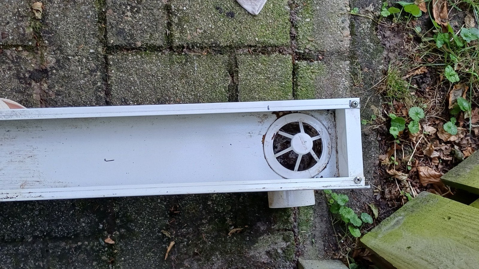 Aluminium dakgoot met afvoer, Doe-het-zelf en Verbouw, Ophalen, Gebruikt, Aluminium, 4 tot 6 meter