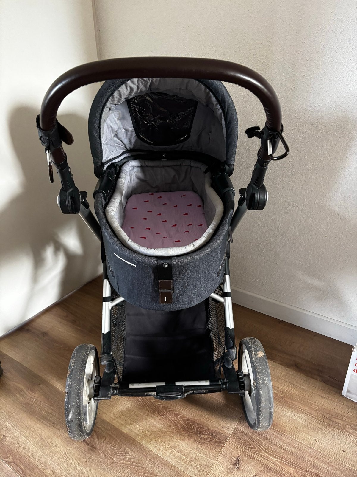 Foto 8 van Gratis Mutsy Kinderwagen (Veel Gebruikt)