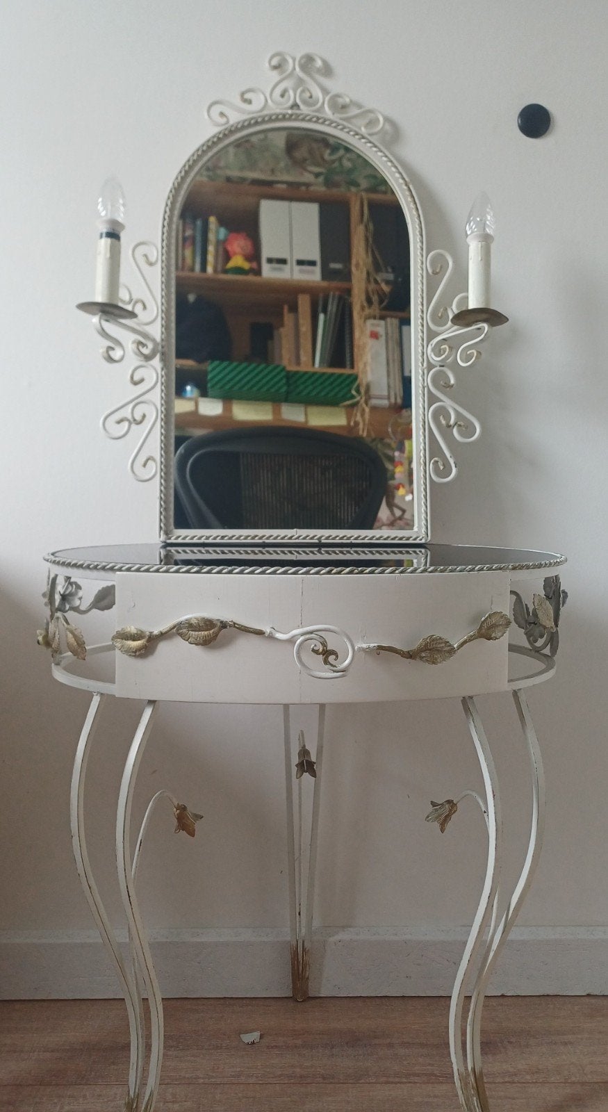 Beliani Coggia sidetable met losse opzet/wandspiegel, Metaal of Aluminium, Vintage, Zo goed als nieuw, Minder dan 100 cm
