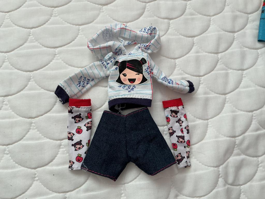 Kledingset  Pucca thema voor barbie, Verzamelen, Ophalen of Verzenden, Zo goed als nieuw, Kleertjes