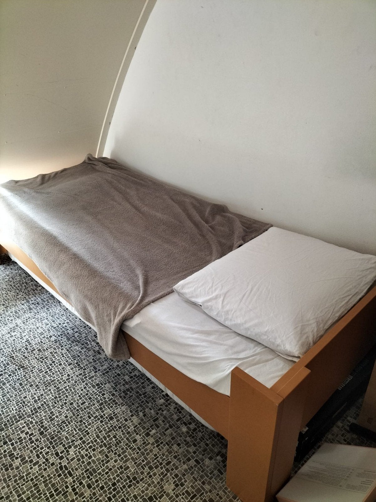 massief extra lang houten bed 220 cm, Huis en Inrichting, Slaapkamer | Bedden, Ophalen, Eenpersoons, Hout, 220 cm