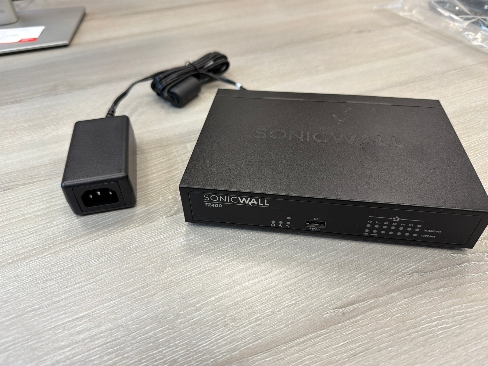SonicWall TZ400 Firewall/Router, Ophalen of Verzenden, Gebruikt, Router