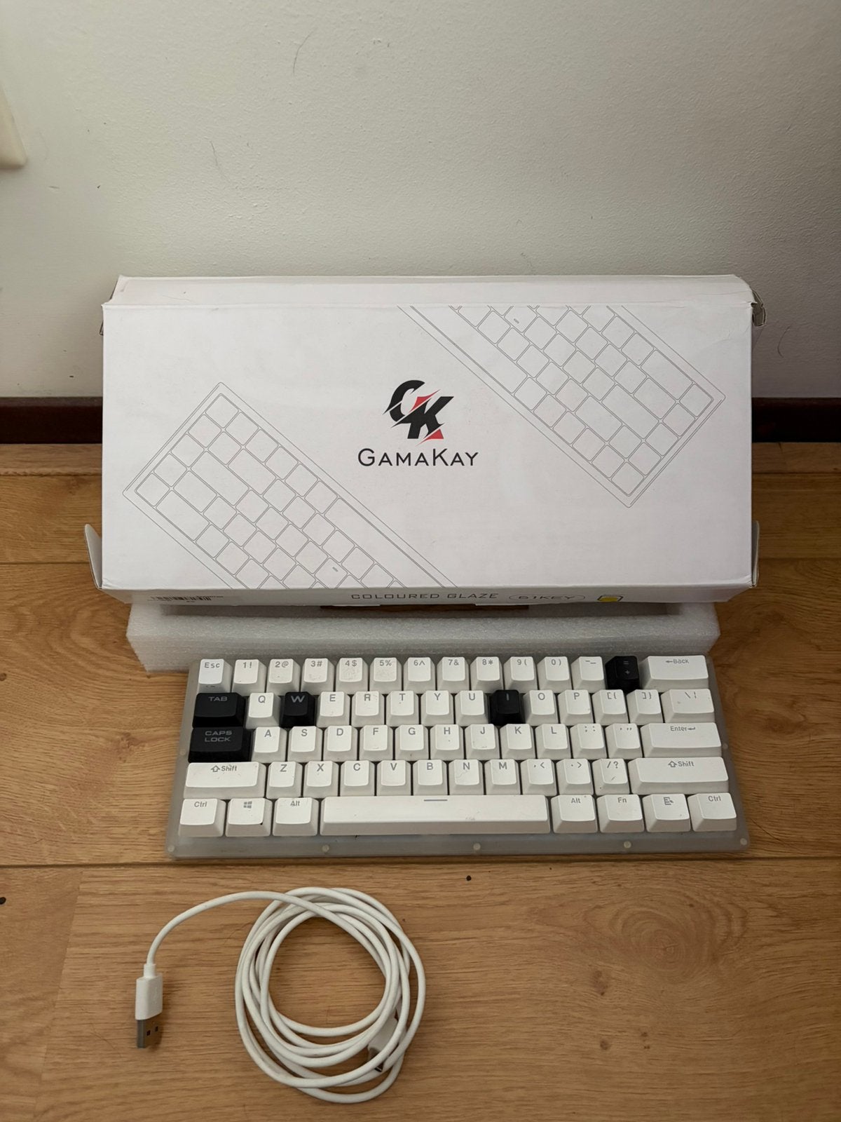 60% keboard | 61keys | gele switches | LED, Computers en Software, Toetsenborden, Gebruikt, Qwerty, Bedraad, Gaming toetsenbord