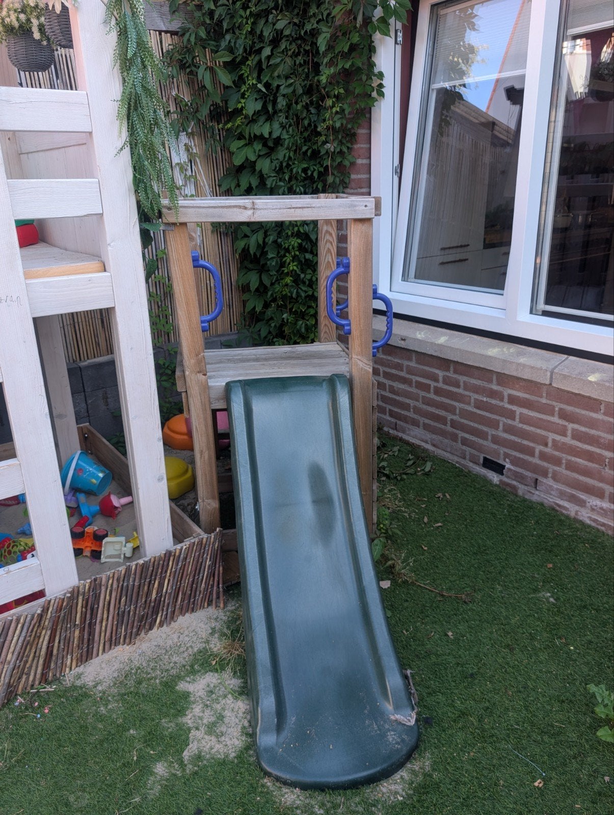 Houten speeltoestel met glijbaan voor peuters, Kinderen en Baby's, Speelgoed | Buiten | Speeltoestellen, Ophalen, Gebruikt, Glijbaan