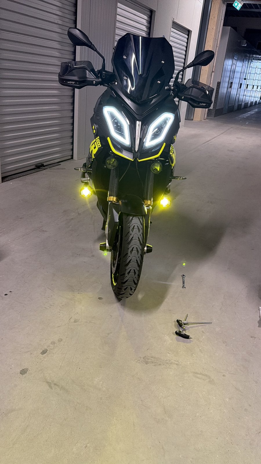 BMW S1000XR 2016 – BOMVOL!!!| Ruil mogelijk, Occasion, 4 cilinders, Motorrijbewijs A, Handvatverwarming