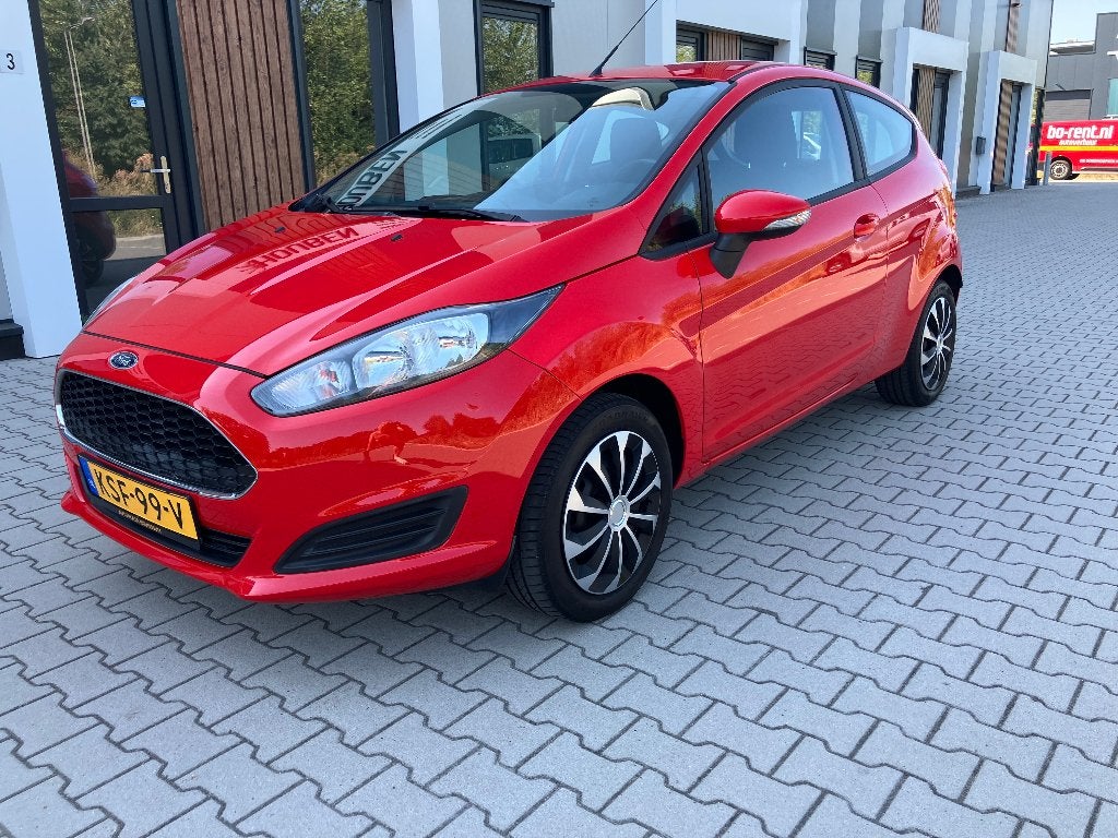 Ford Fiësta 1.25  60KW 3DR 2017 Rood, Auto's, Voorwielaandrijving, Stof, 4 cilinders, Bedrijf