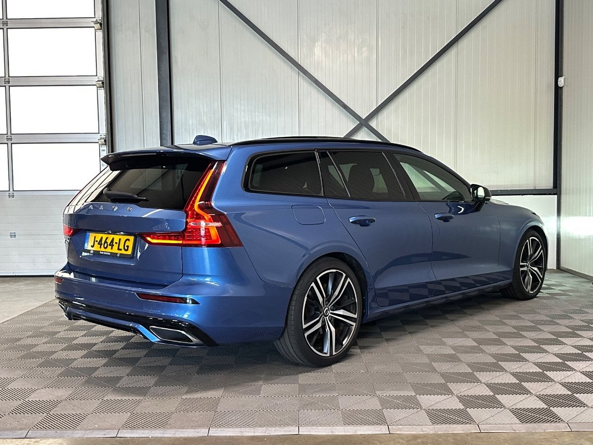 Volvo V60 2.0 B3 R-Design | Pano | Leer | Camera | Trekhaak, Auto's, Automaat, Euro 6, 1969 cc, Blauw