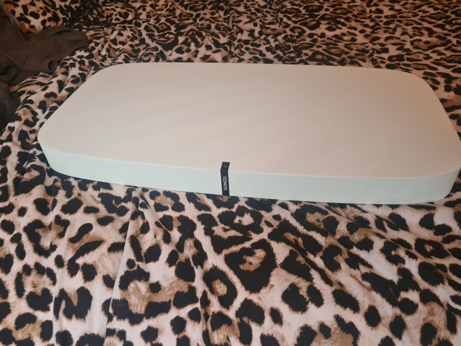 ZGAN! Witte Sonos Playbase inclusief kabels., Ophalen of Verzenden, Met ingebouwde subwoofer, Zo goed als nieuw