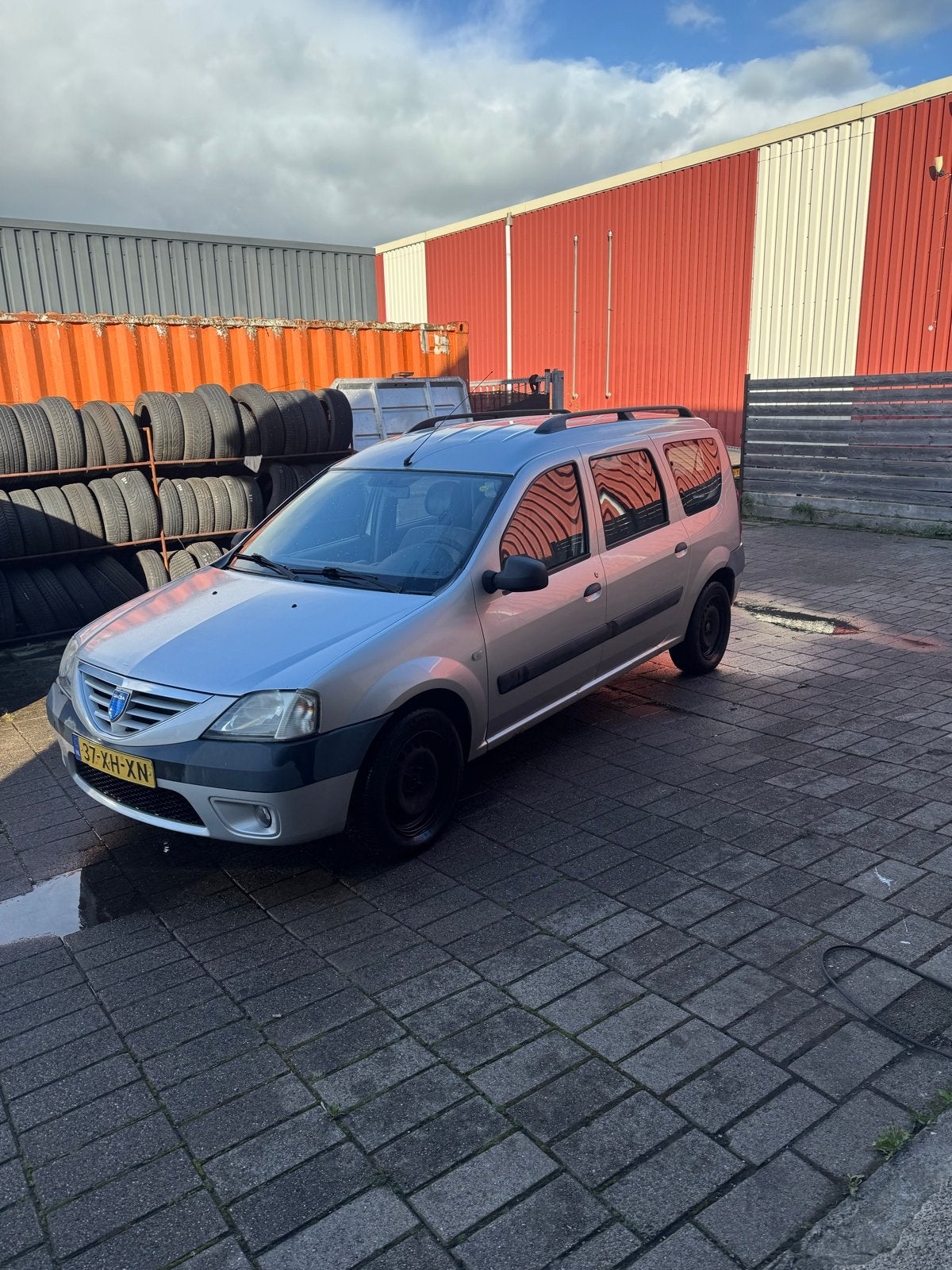 Dacia Logan 1.6 7 persoons export, 7 stoelen, Logan, Origineel Nederlands, Stationwagon