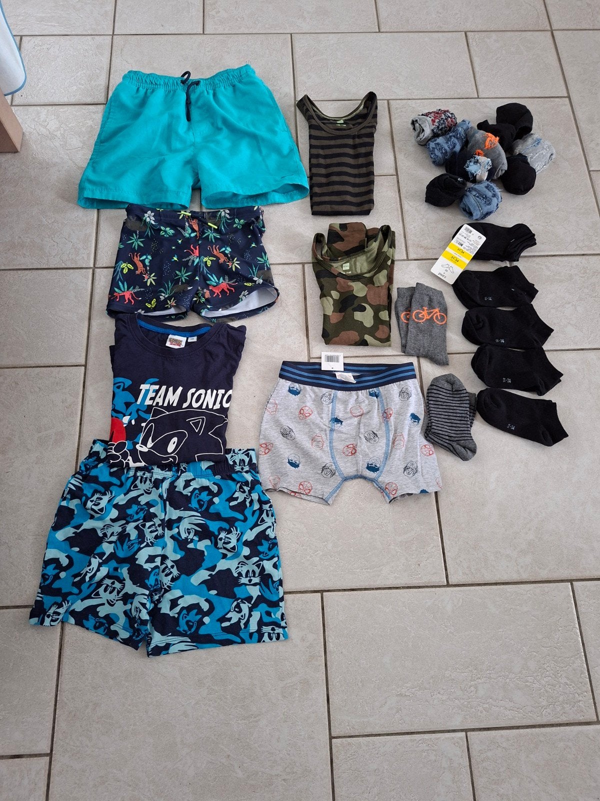 VERSCHILLENDE KLEDING MAAT 134 EN 140 EN SOKKEN 31 /34 €7,50, Ophalen of Verzenden, Meisje, Broek