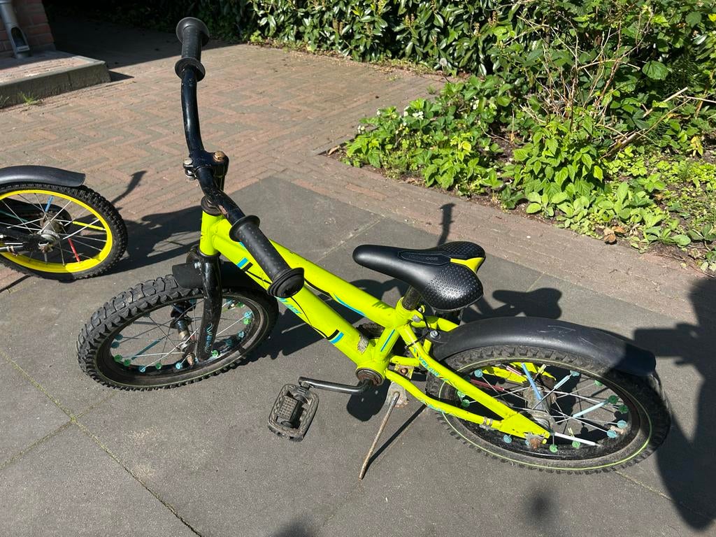Volare kinderfiets 16 inch - Neon geel, Fietsen en Brommers, Fietsen | Kinderfietsjes, Ophalen, Gebruikt, Terugtraprem, 16 tot 20 inch