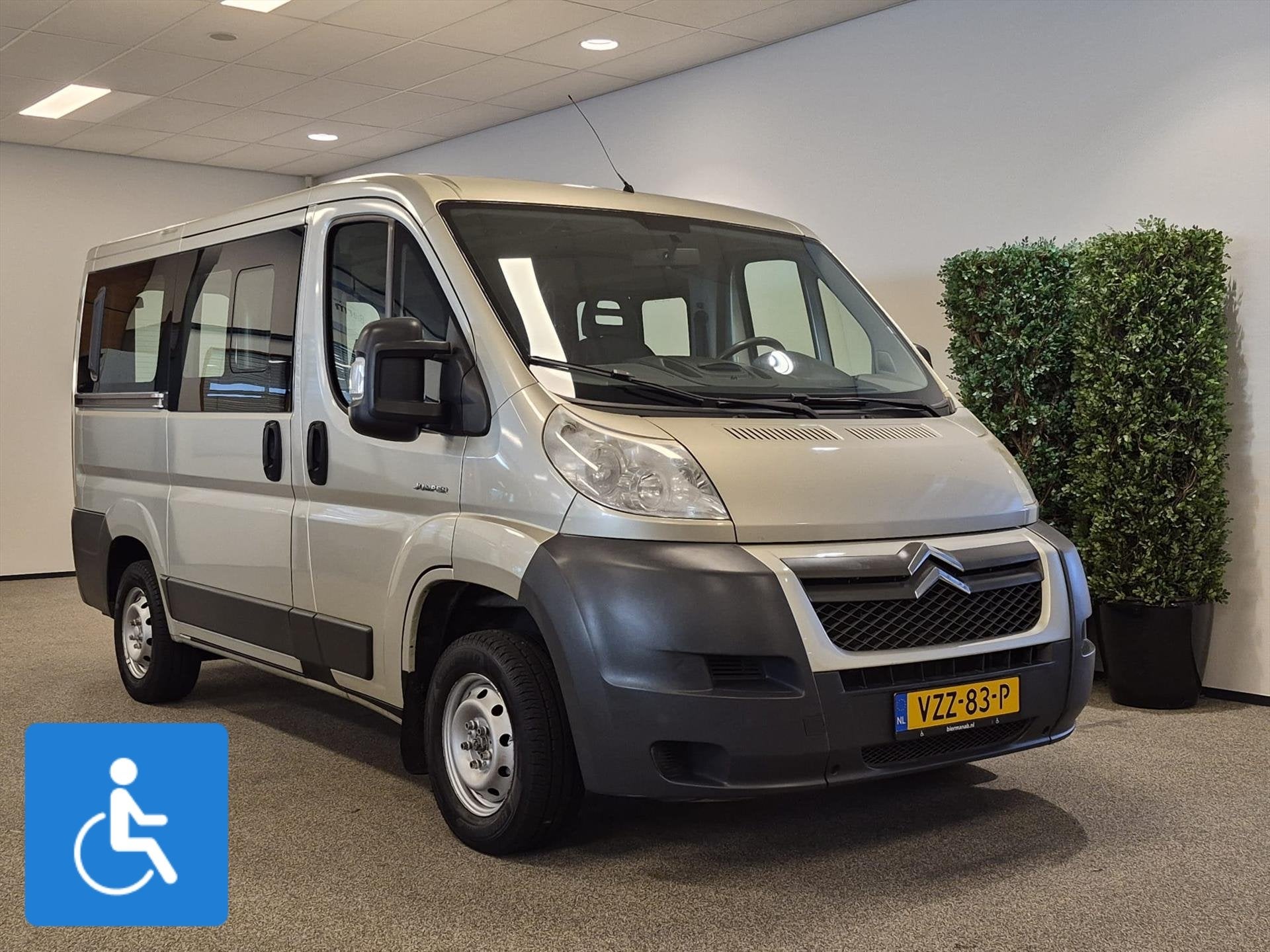 Citroen Jumper L1H1 Rolstoelbus - Rolstoel voorin, 12 maanden, Gebruikt, Zwart, 14 km/l