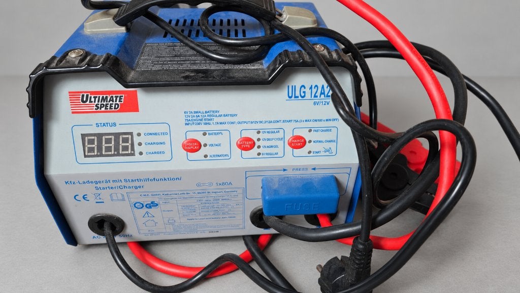 Ultimate Speed ULG 12 A2 acculader 6/12V met starthulp, Gebruikt, Universele onderdelen