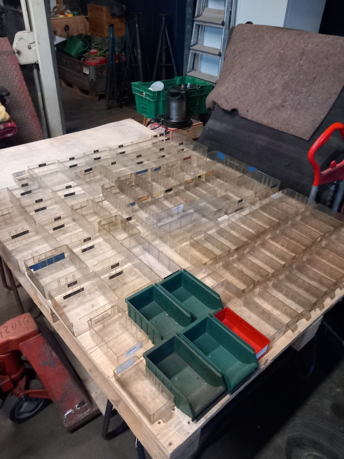 plastic bakjes gratis, Ophalen, Minder dan 50 mm, Schroeven