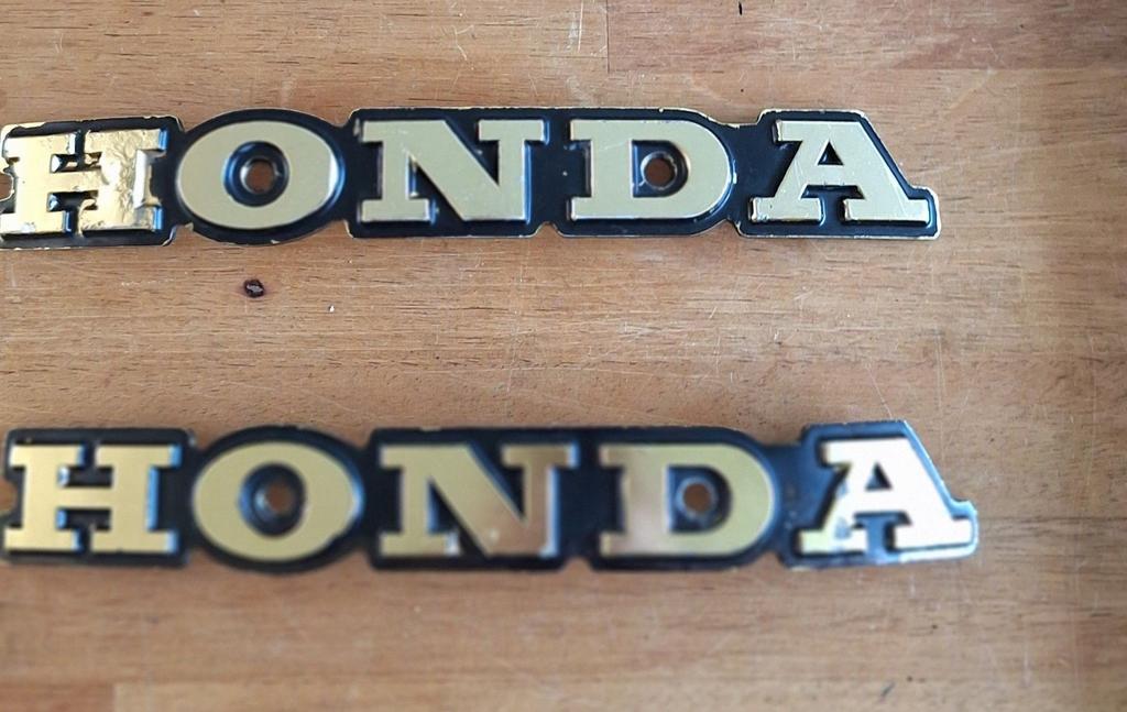 GEZOCHT honda k7 emblemen in goede en. Slotje staat, Ophalen of Verzenden