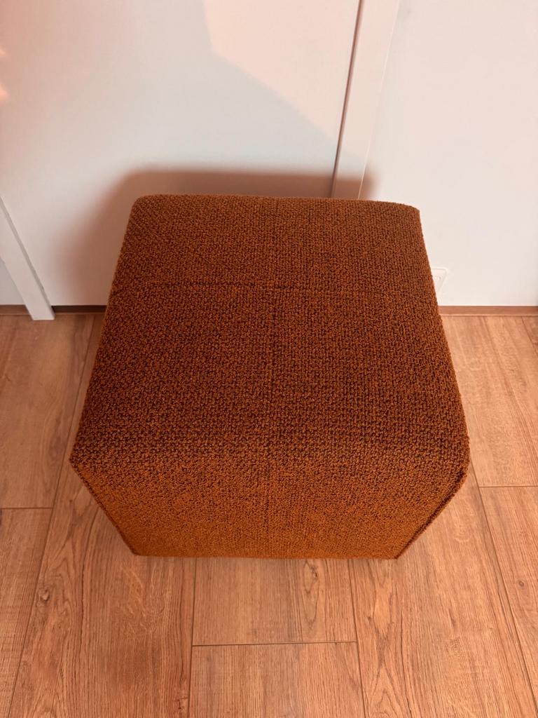 Eyye Kub poef - Comfortabel en stijlvol, Ophalen, Minder dan 50 cm, Vierkant, Zo goed als nieuw