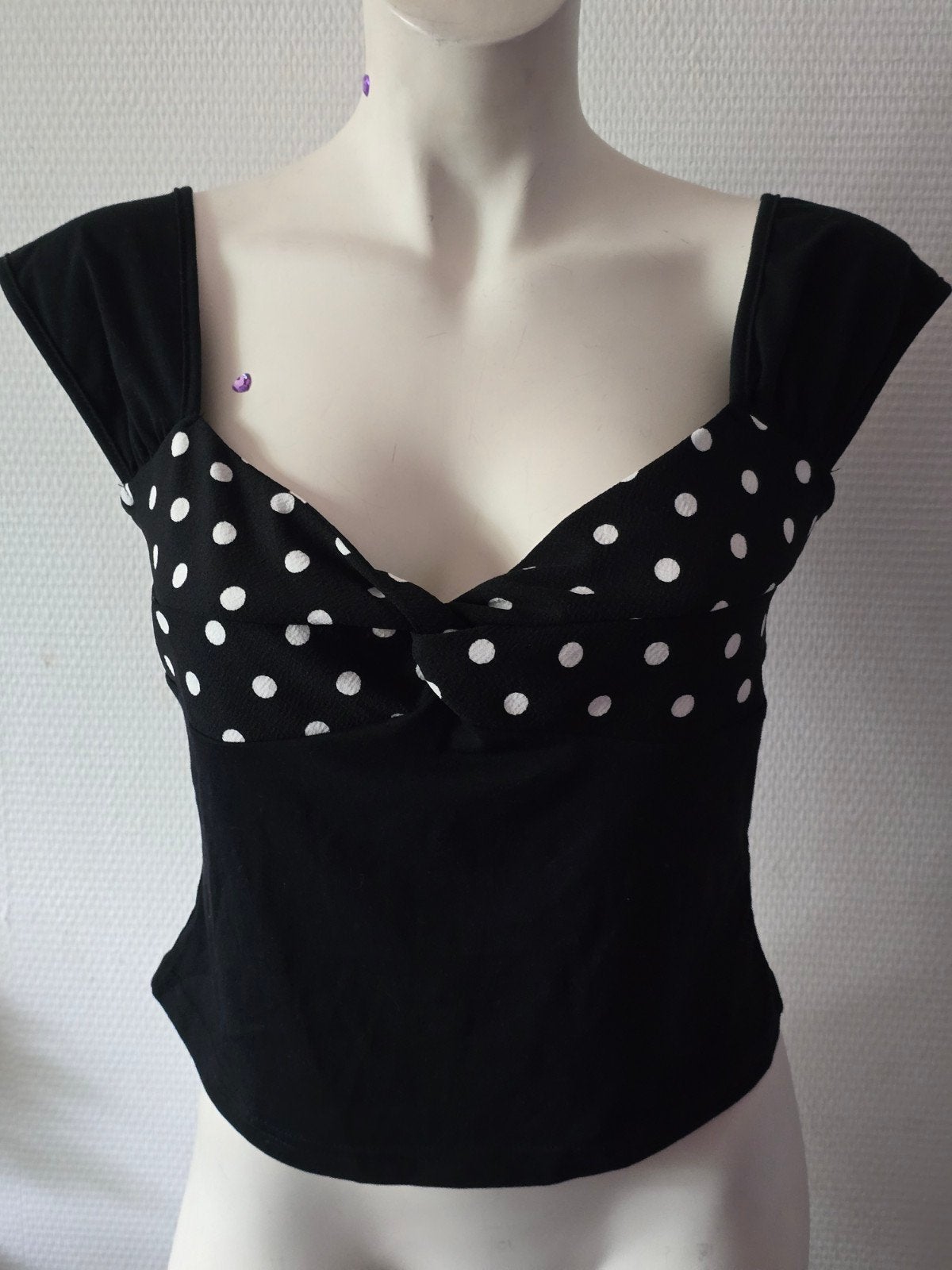 Shein Zwarte top met stippenmaat L, Kleding | Dames, Tops, Zwart, Maat 42/44 (L), Ophalen of Verzenden, Korte mouw