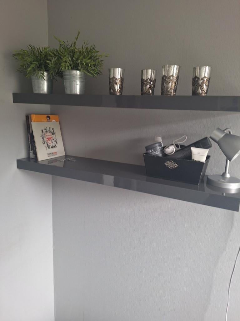 Ikea Lack hoogglans planken grijs 2 stuks, Ophalen of Verzenden, Zo goed als nieuw