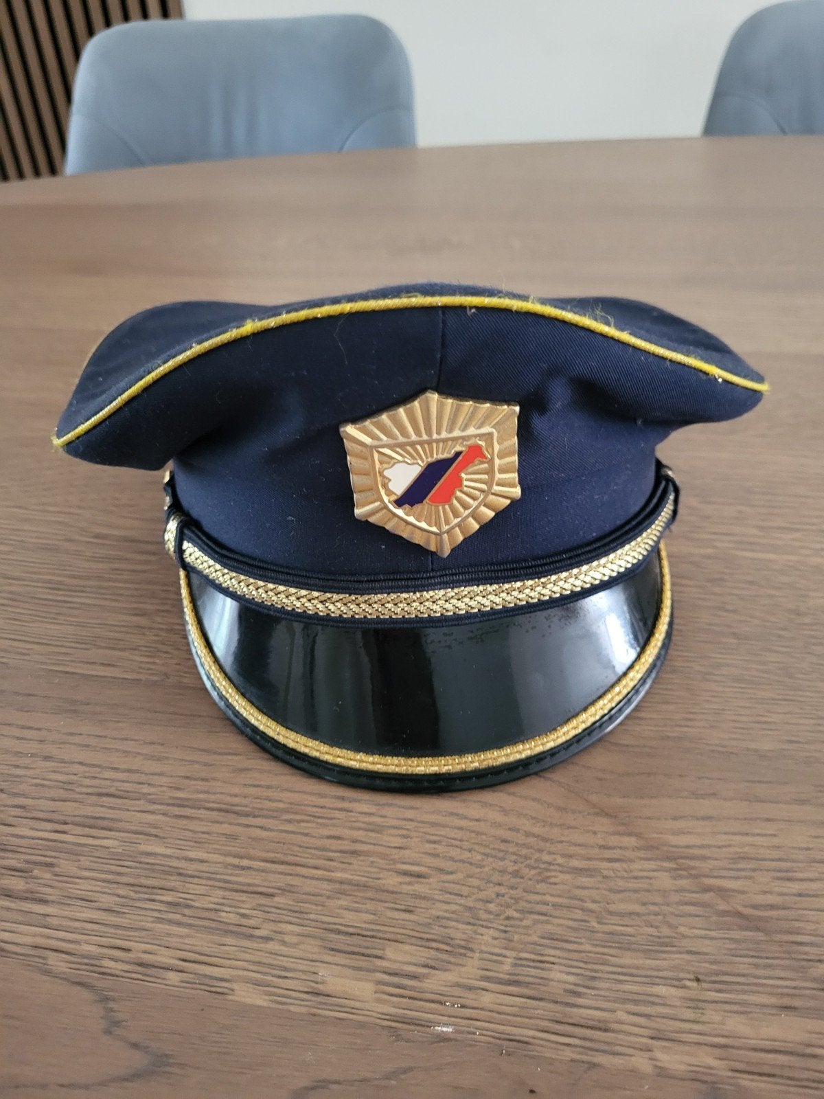 Sloveense militaire / politiepet.
In uitstekende staat, Ophalen of Verzenden, Landmacht, Nederland