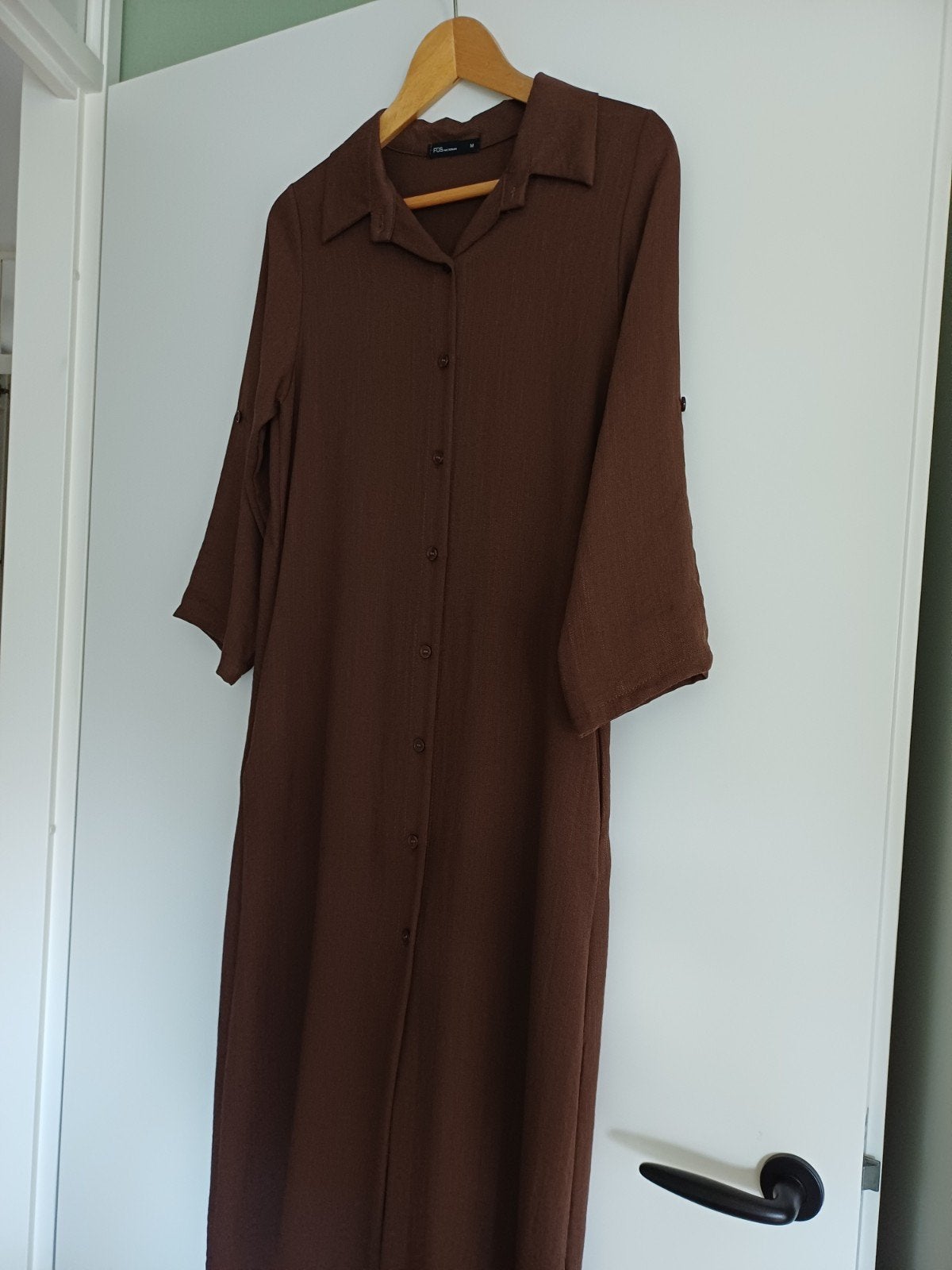 Bruine jurk ( Fos)met 3/4 oprolbare mouwen en steekzakken, Kleding | Dames, Maat 38/40 (M), Bruin, FOS Amsterdam, Nieuw