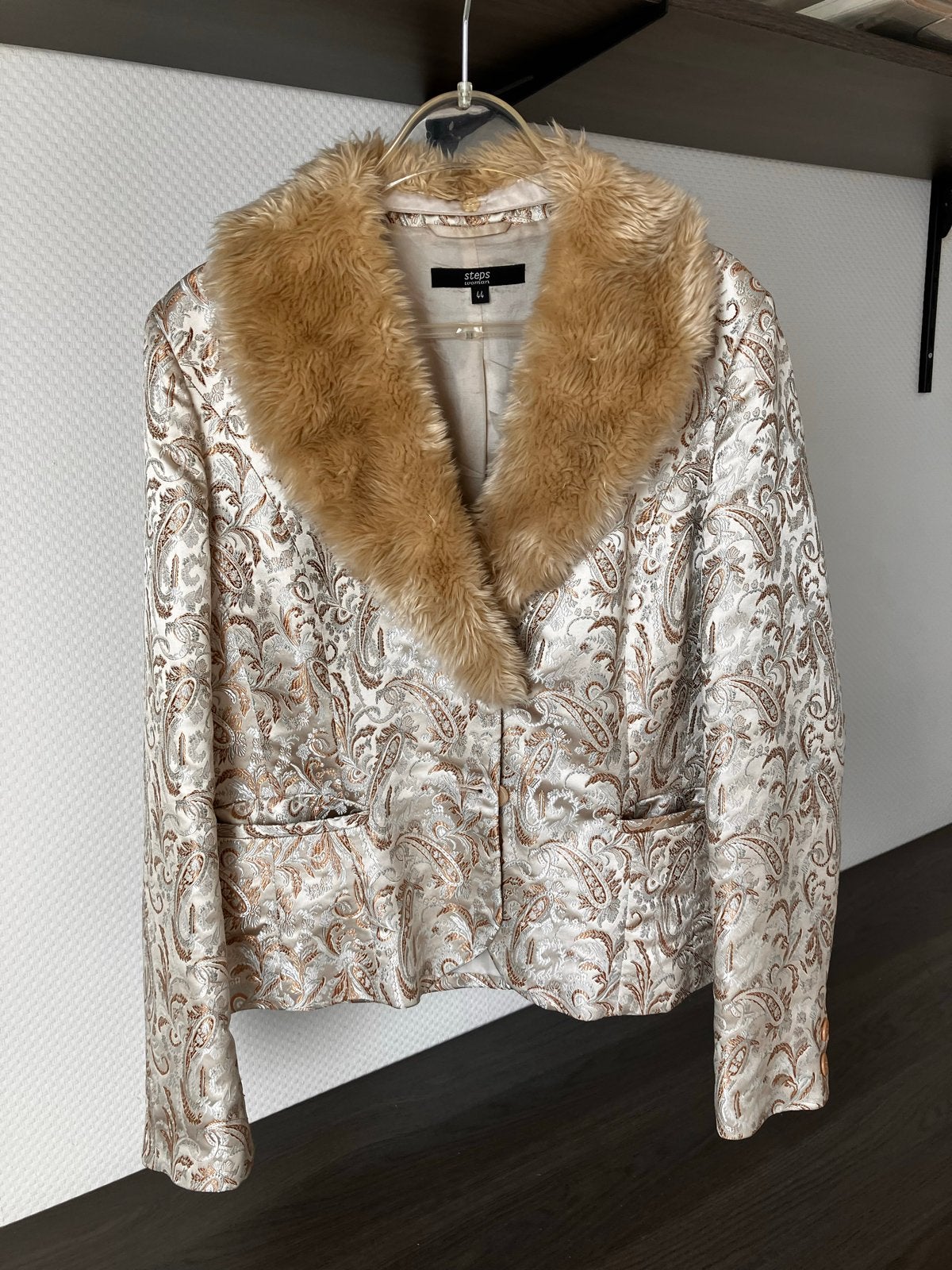 Chique jasje met bontkraag - Maat L, Beige, Maat 42/44 (L), Ophalen of Verzenden, Jasje